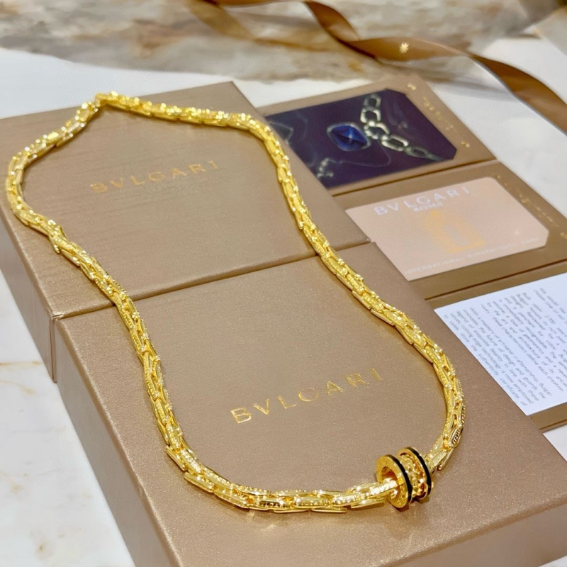 Bv1g*ai necklaces